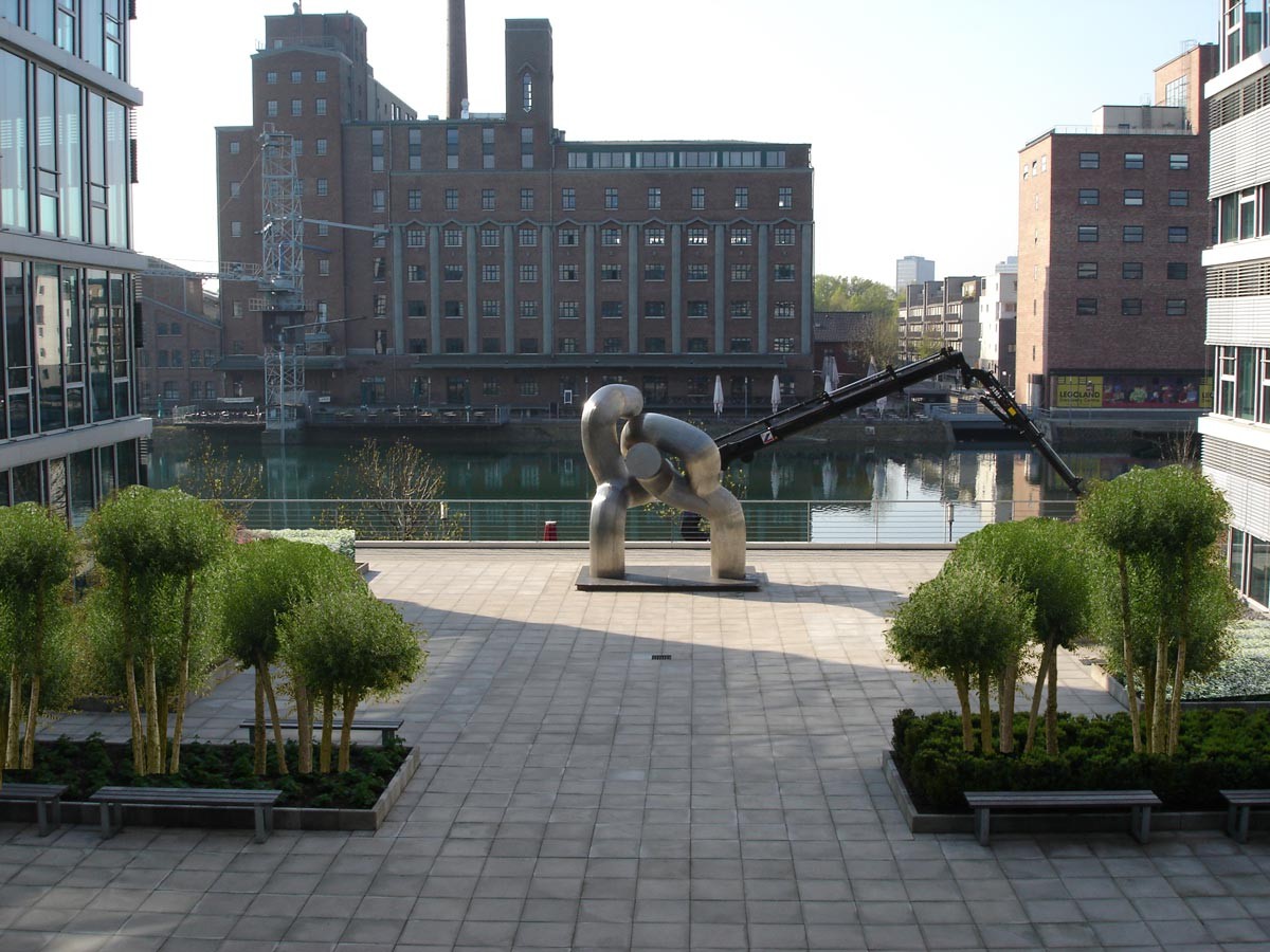 Aussenanlagen H2 Office Duisburg Innenhafen Ausgewahlte Gewerbeprojekte Gartenplanung Garten Von Ehren